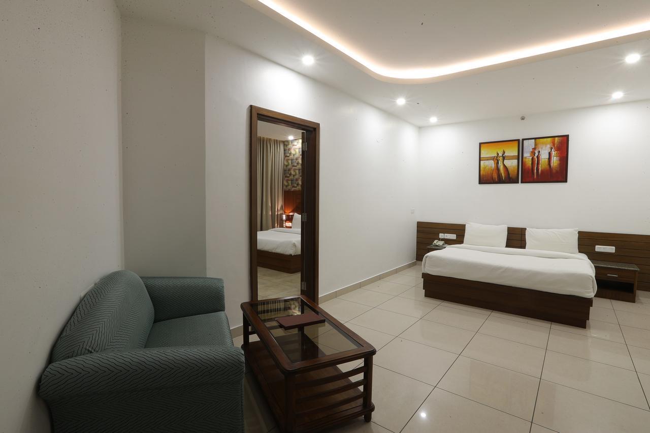 Grand Hotel Nawanshahr Nawāshahr 외부 사진