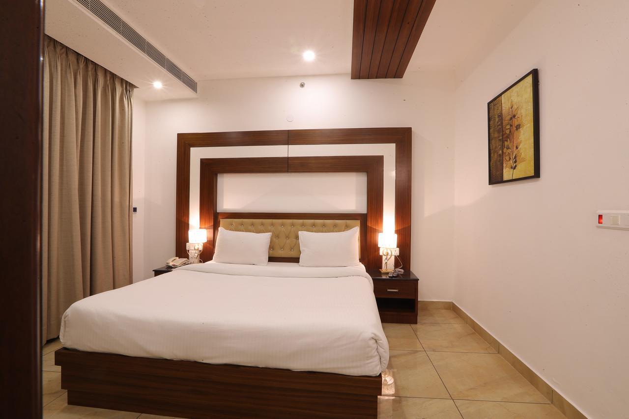 Grand Hotel Nawanshahr Nawāshahr 외부 사진