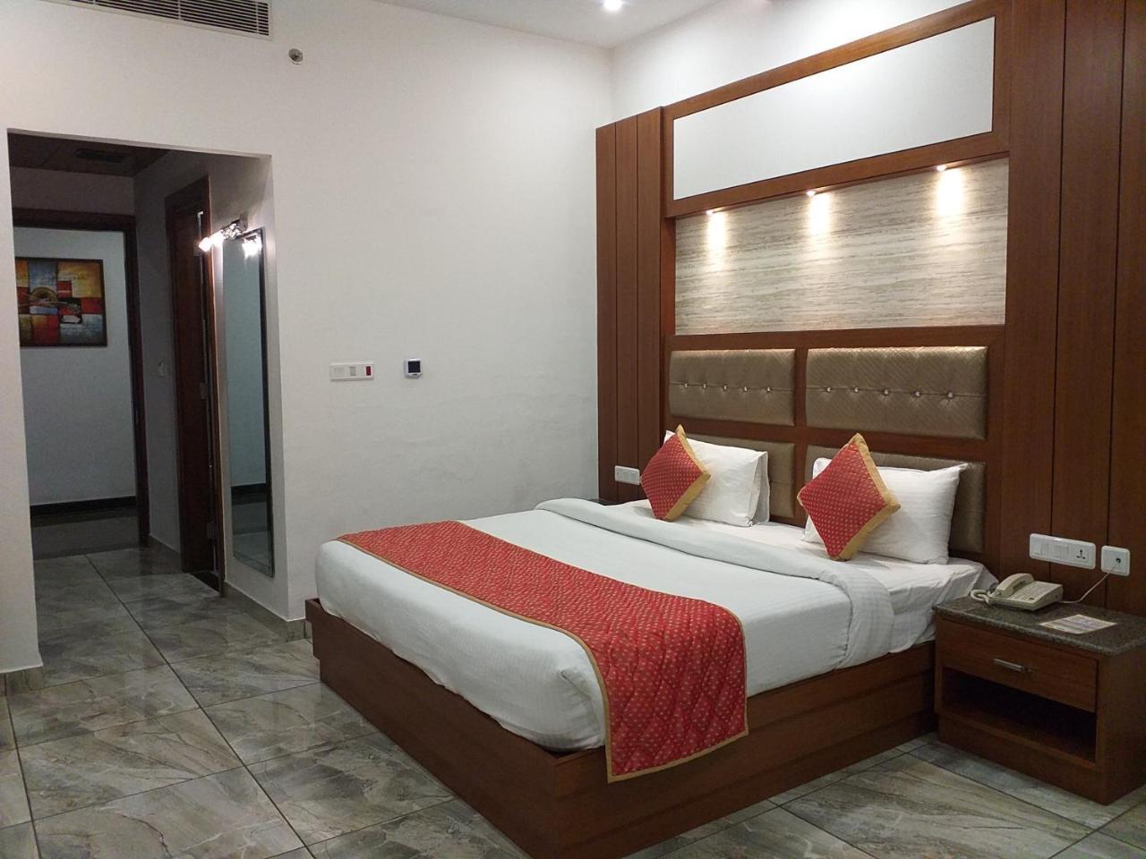 Grand Hotel Nawanshahr Nawāshahr 외부 사진