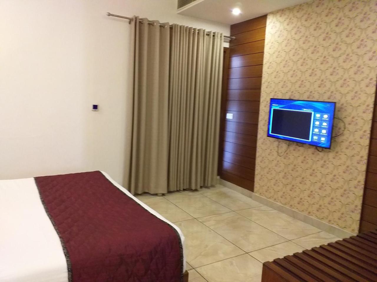 Grand Hotel Nawanshahr Nawāshahr 외부 사진