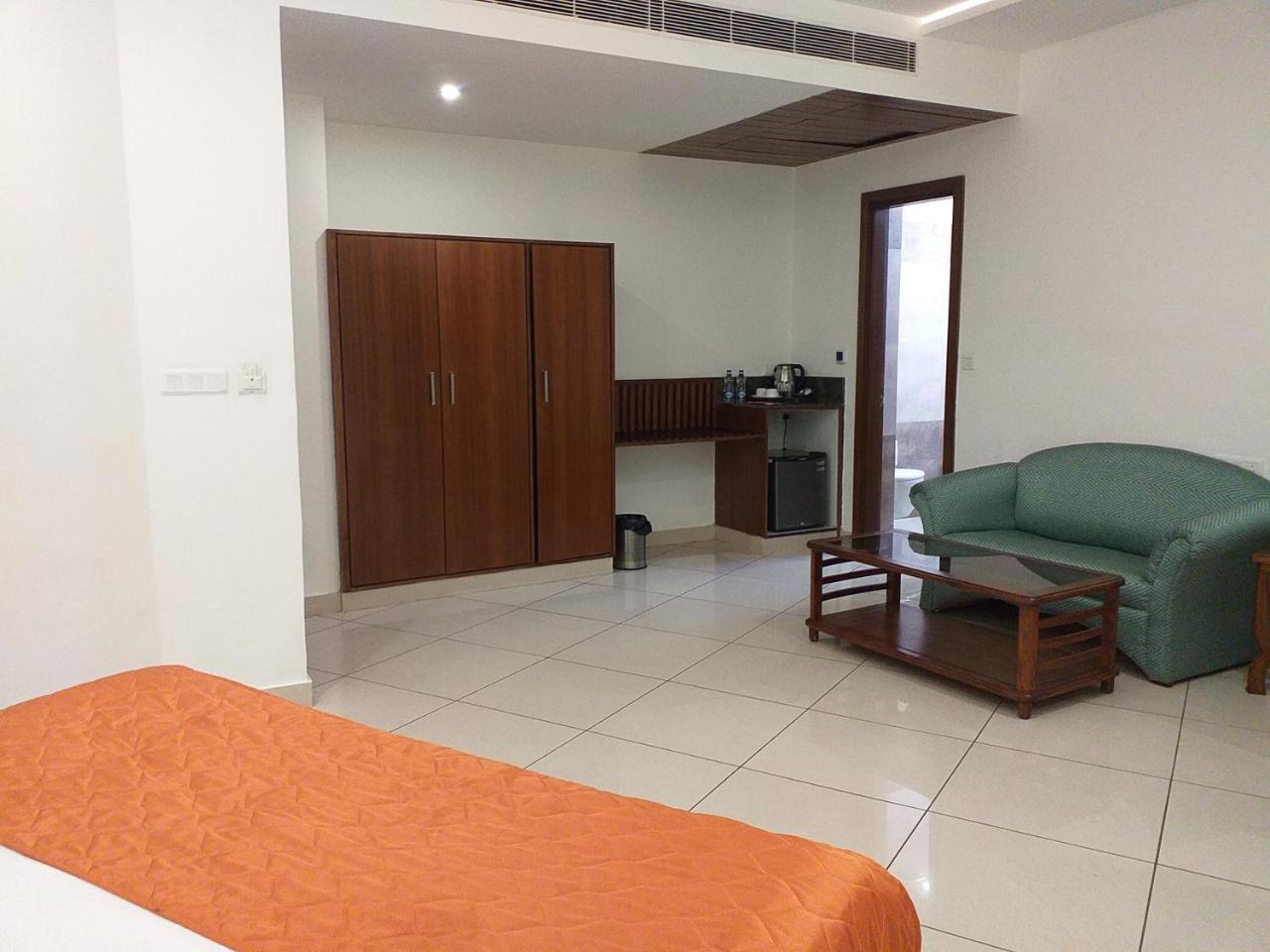Grand Hotel Nawanshahr Nawāshahr 외부 사진