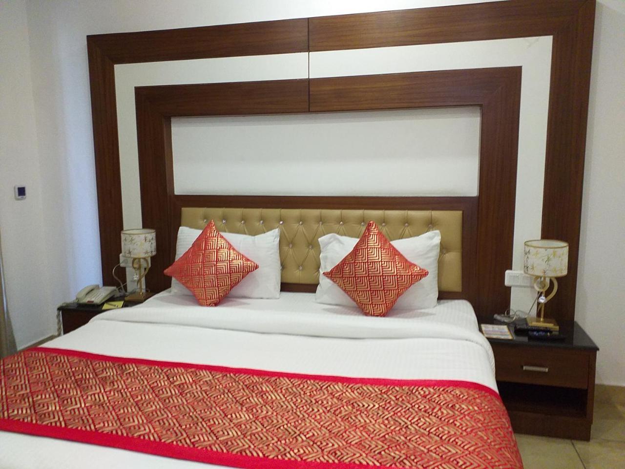Grand Hotel Nawanshahr Nawāshahr 외부 사진